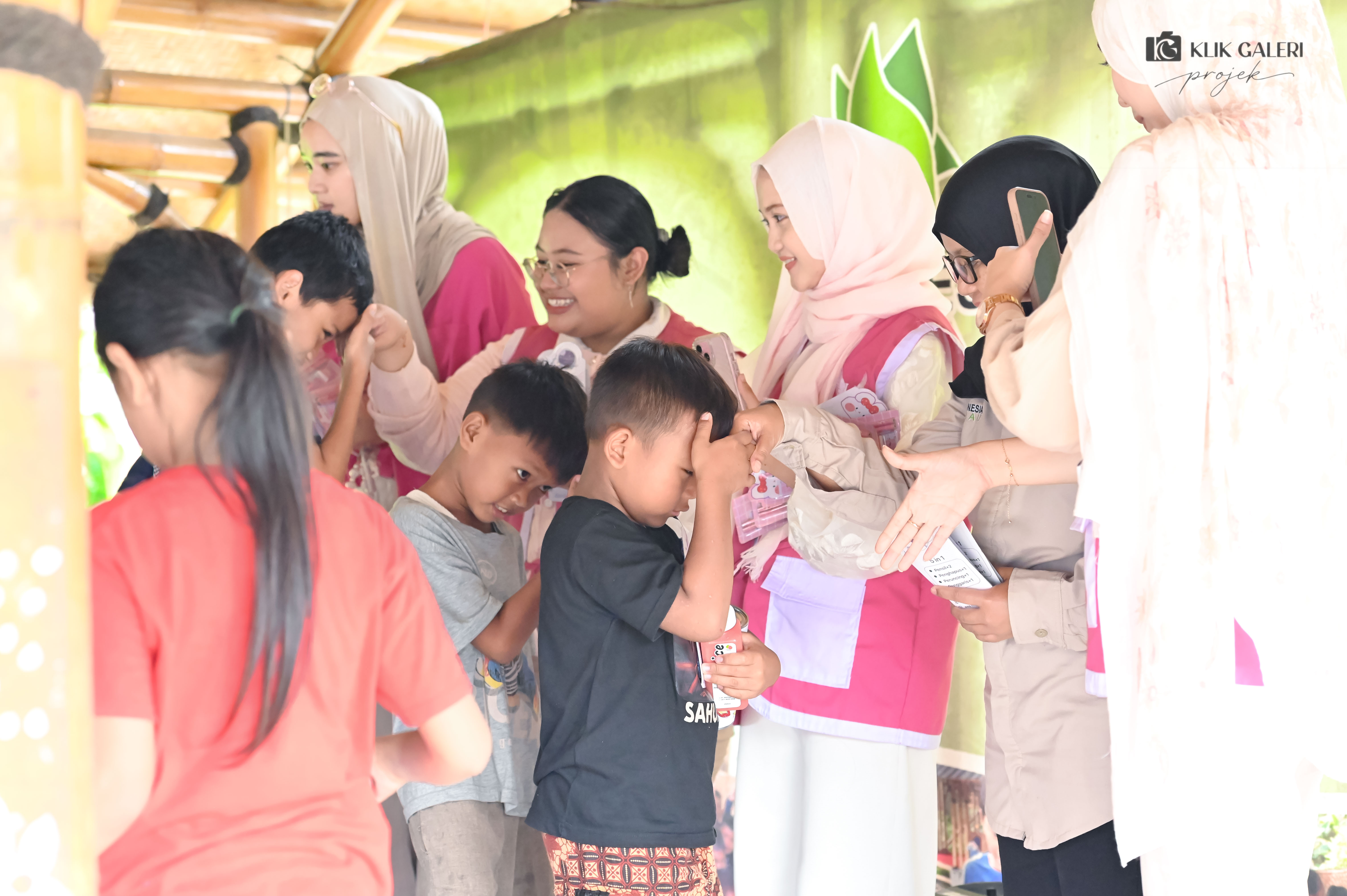Goes to Panti Asuhan: Berbagi Warna, Berbagi Kebahagiaan